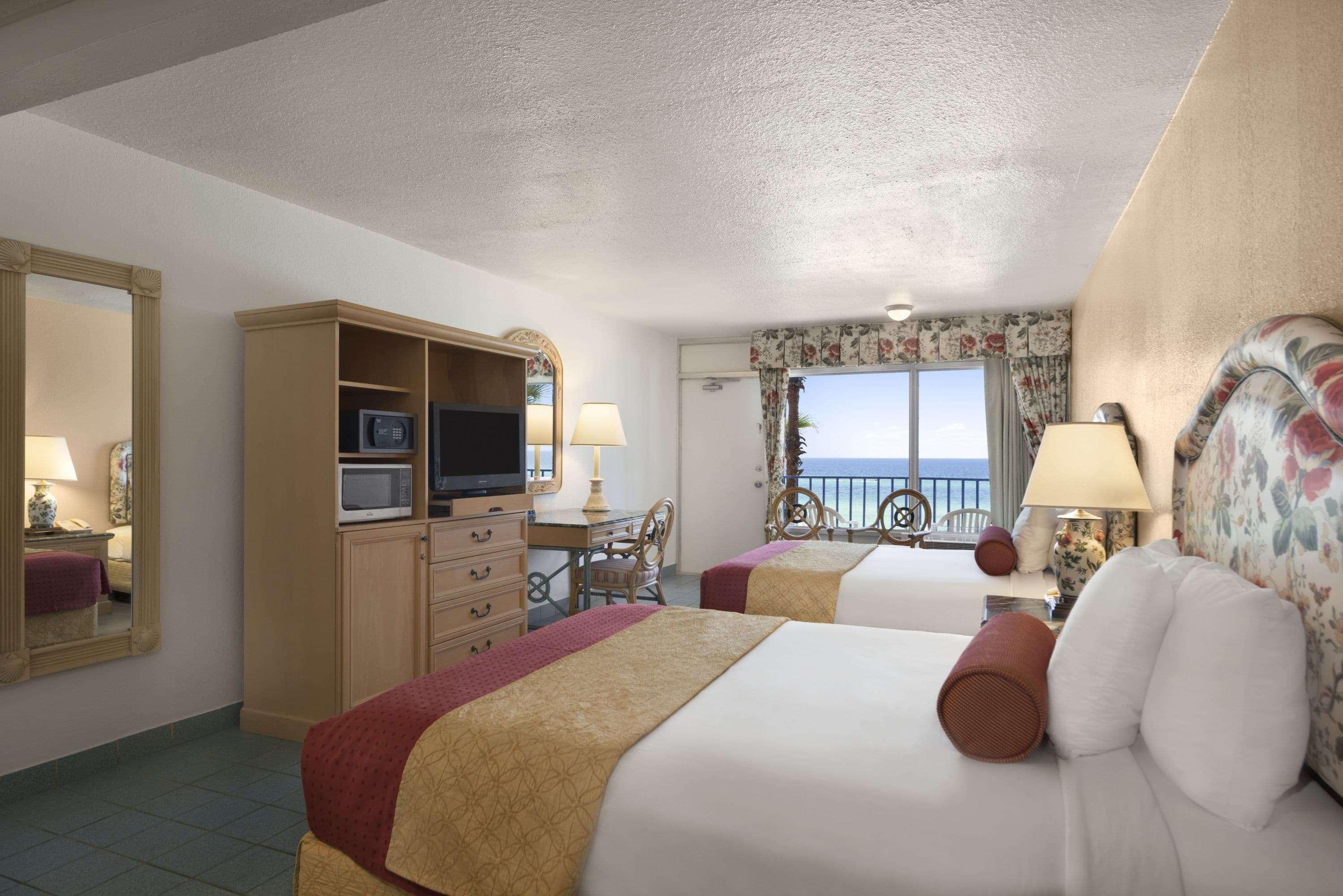 Days Inn By Wyndham Panama City Beach/Ocean Front Εξωτερικό φωτογραφία