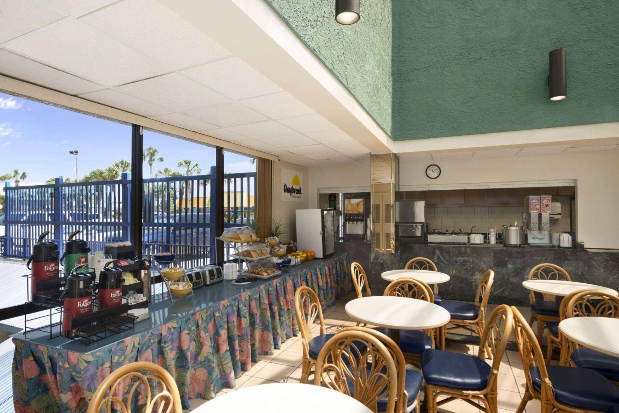 Days Inn By Wyndham Panama City Beach/Ocean Front Εξωτερικό φωτογραφία