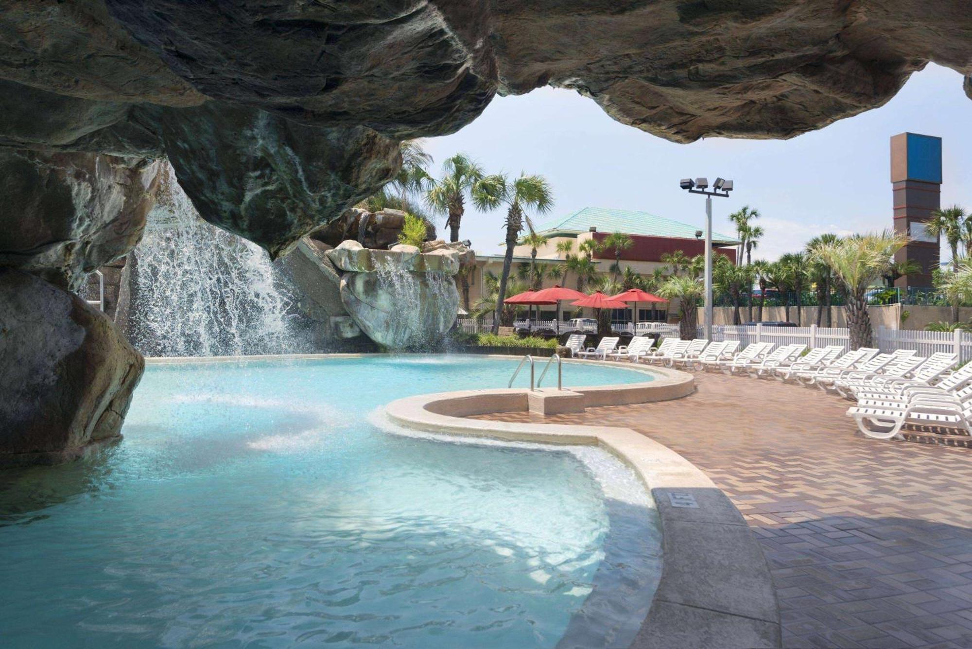 Days Inn By Wyndham Panama City Beach/Ocean Front Εξωτερικό φωτογραφία
