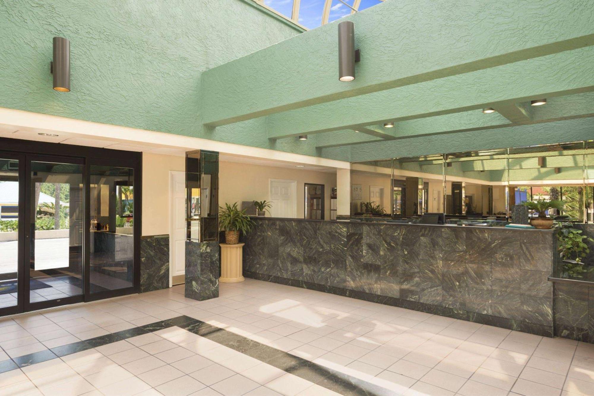 Days Inn By Wyndham Panama City Beach/Ocean Front Εξωτερικό φωτογραφία