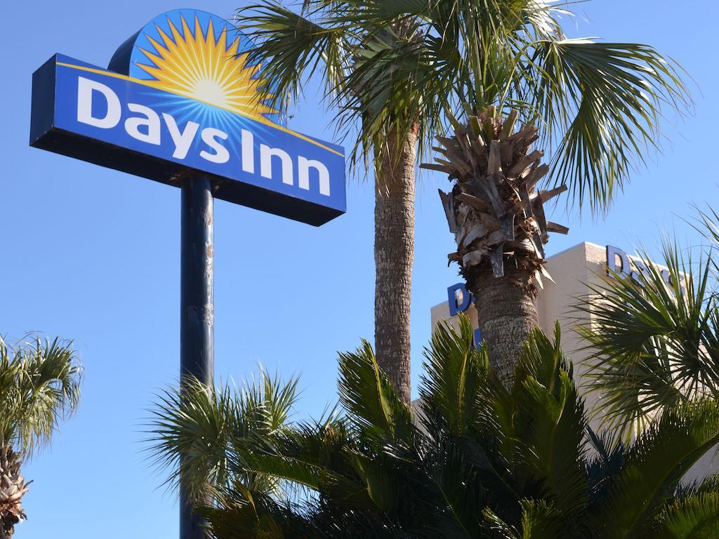 Days Inn By Wyndham Panama City Beach/Ocean Front Εξωτερικό φωτογραφία