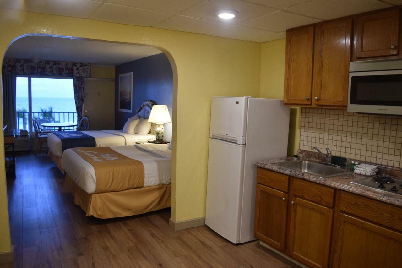 Days Inn By Wyndham Panama City Beach/Ocean Front Εξωτερικό φωτογραφία